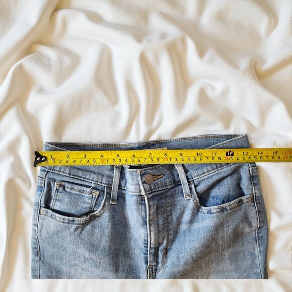 Levi’s 720 High-Rise Super Skinny Jeans – Light Wash Distressed Hems – Size 29 - Picture 8 of 12